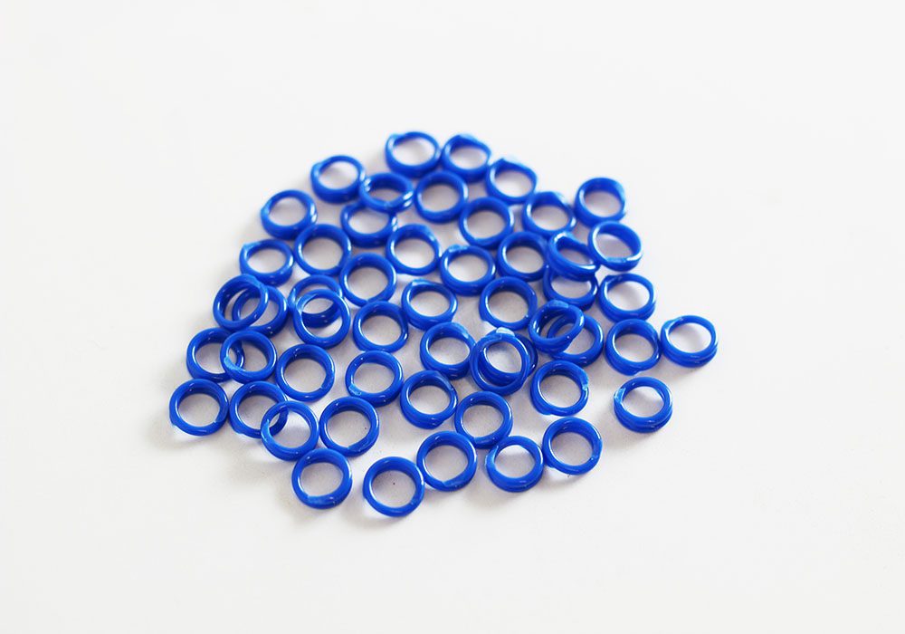 5/16" Plastic Legband Bulk Packed 1000