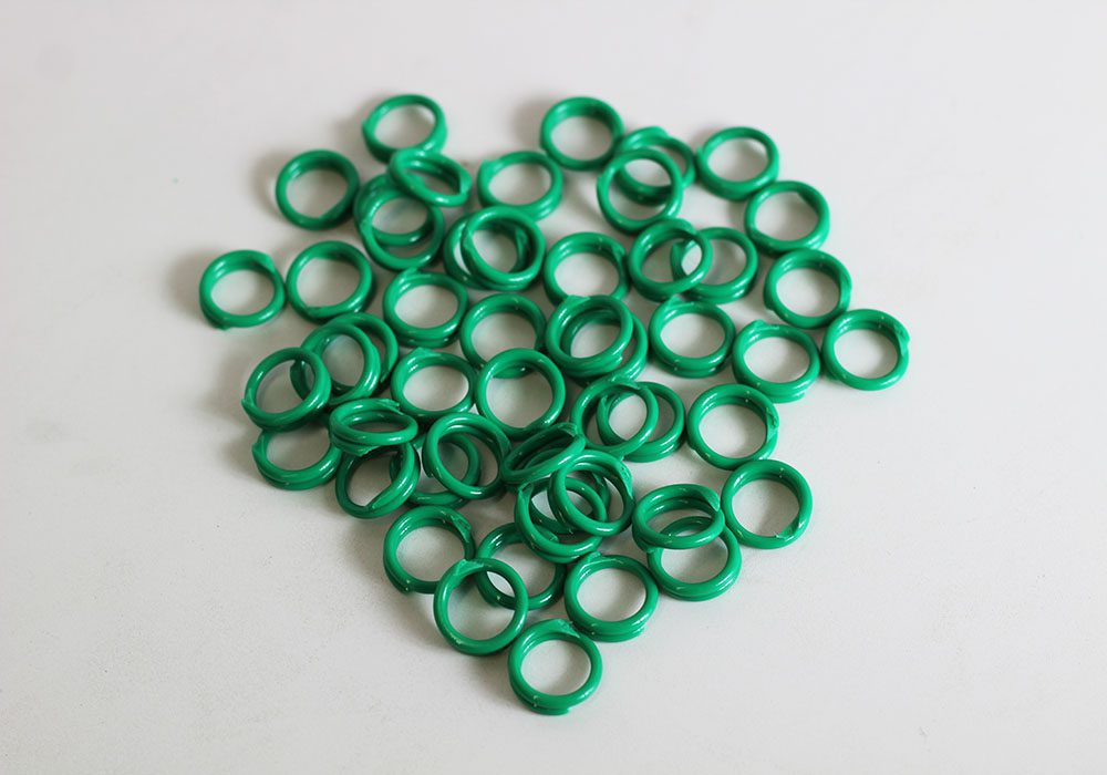 9/16" Plastic Legband Bulk Packed 1000